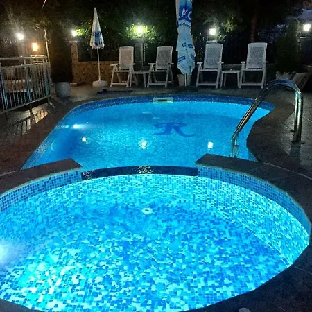 فندق Boutique Royal نيسيبار