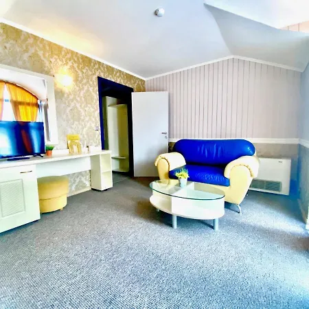 Boutique Royal Νεσέμπαρ