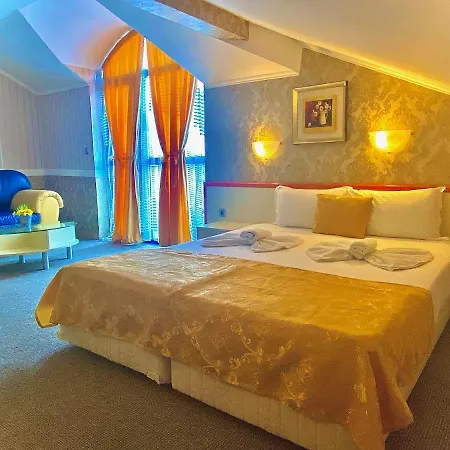 Boutique Royal 3* Νεσέμπαρ