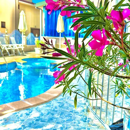 Ξενοδοχείο Boutique Royal 3*