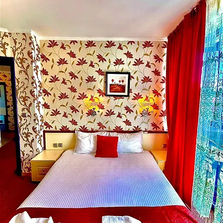 Boutique Royal 3* Νεσέμπαρ