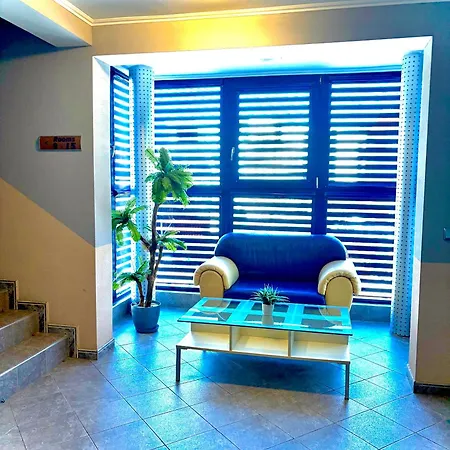Boutique Royal Νεσέμπαρ