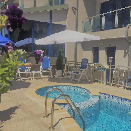 Ξενοδοχείο Boutique Royal 3*