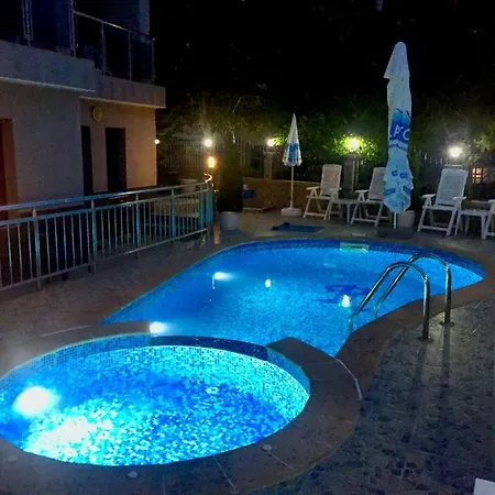 Ξενοδοχείο Boutique Royal 3*